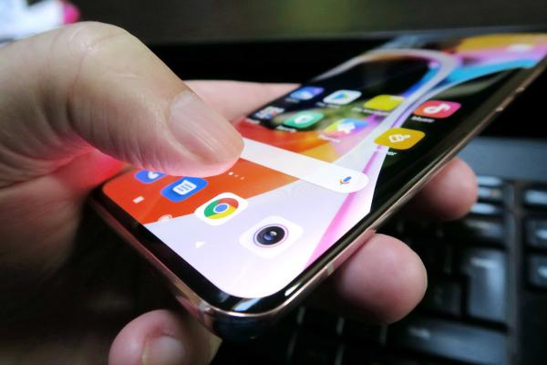 Xiaomi Mi 10 Pro 5G: Display-ul cel mai bun de pe un telefon Xiaomi