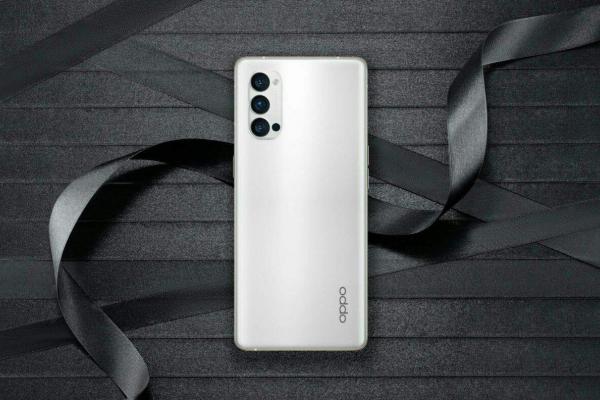 Oppo Reno 4 Pro apare acum şi în fotografii oficiale, cu noi nuanţe mai sobre