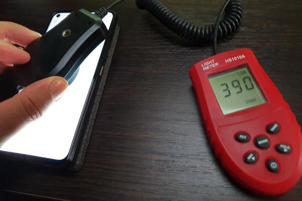 Luminozitate display Allview Soul X7 Pro și ecran văzut la microscop