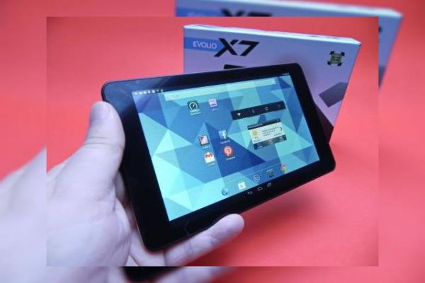 Evolio X7 unboxing: tabletă cu rezoluție mai bună decât media și securitate Norton (Video)