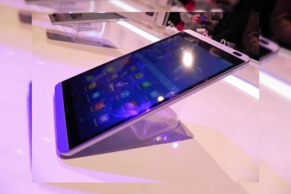 MWC 2014: Tableta Huawei MediaPad M1 prezentată Într-un scurt material video hands-on