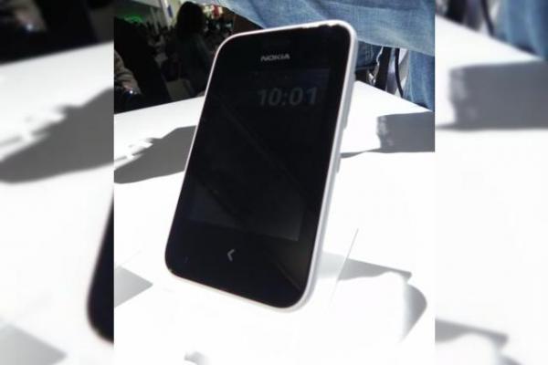 MWC 2014: Nokia Asha 230 video hands-on; cel mai ieftin terminal Nokia cu touchscreen