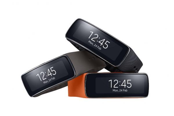 MWC 2014: Samsung lansează oficial brățara inteligentă Gear Fit