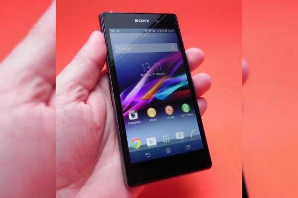 Sony Xperia Z1 Review: un cameraphone Android foarte bun, dar nimic mai mult de atât (Video)