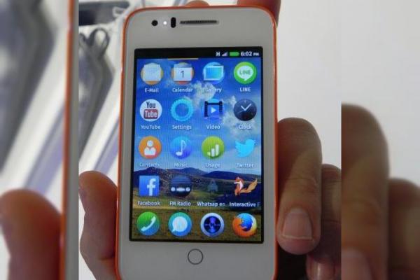 Alcatel One Touch Fire C hands-on preview: un terminal Firefox OS cu preț foarte accesibil (Retro MWC 2014 - Video)