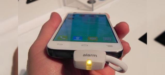 Alcatel One Touch Idol 2 Mini hands on preview: model dual SIM midrange cu interfață jucăușă (Retro MWC - 2014 Video)