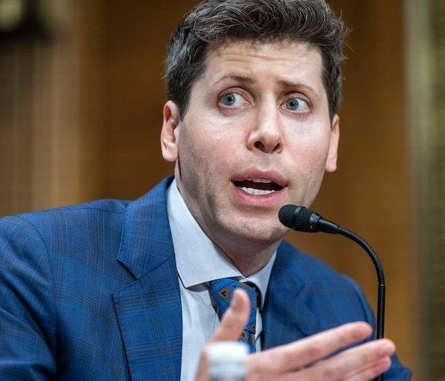 Sam Altman consideră că memoria RAM trebuie utilizată în cloud, nu pe PC sau telefon