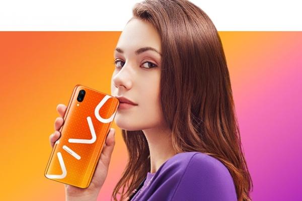 Vivo X23 este anunțat oficial cu cipset Snapdragon 670 și scanner de amprente integrat în ecran; Vine în nuanțe psihedelice 