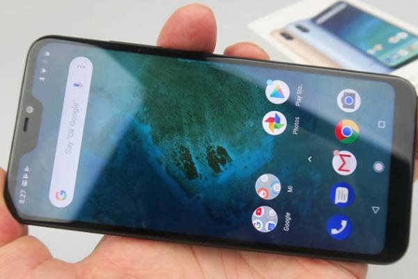 Xiaomi Mi A2 Lite Unboxing: baterie generoasă, procesor de anul trecut şi Android One (Video)