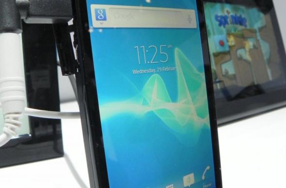 MWC 2012: Sony Xperia Ion, primul telefon LTE al producătorului japonez surprins În acțiune În Barcelona (Video): dscn0725.jpg