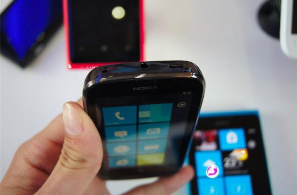 Nokia Lumia 610 NFC În România - primele impresii: 2_nokia_lumia_610_nfc_in_romaniajpg.jpg