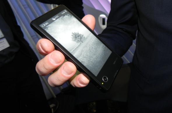 MWC 2014: YotaPhone 1 și YotaPhone 2 hands on - cu mâna pe telefoane dual display ale rușilor (Video): dscn5019jpg.jpg