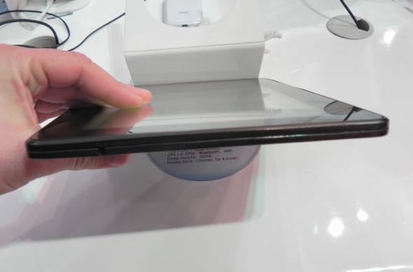 MWC 2012: ZTE PF100 preview - o nouă tableta quad core cu Android 4.0 (Video): dscn0640jpg.jpg