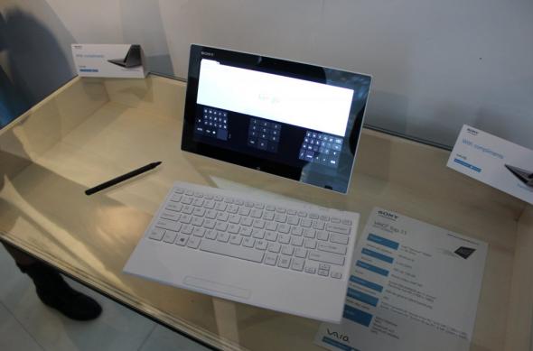 Impresiile formate de Sony VAIO Tap 11, cea mai subțire tabletă cu Windows 8 (video): sony_vaio_tap_11_mobilissimo_7jpg.jpg