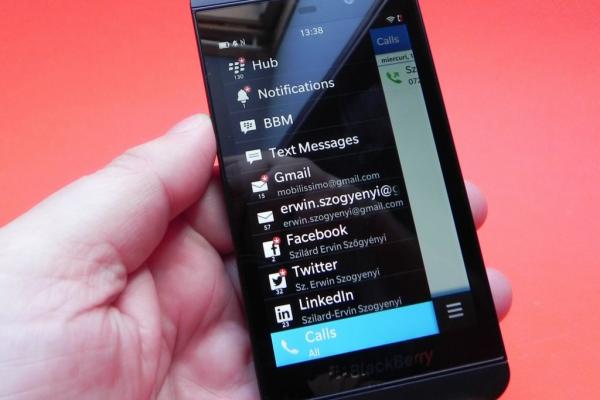 BlackBerry Z10 - Galerie foto Mobilissimo.ro