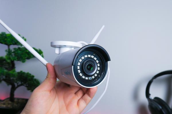 Cameră de supraveghere IP WiFi Reolink RLC-510WA unboxing și primele impresii