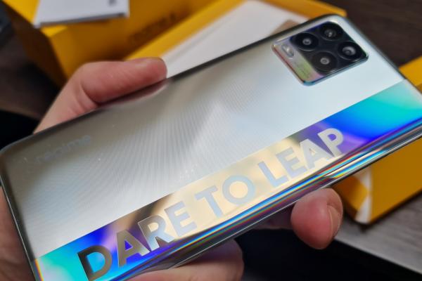 Avem un câștigător pentru concursul Realme! Iată cine se va bucura de un smartphone Realme 8 și un ceas Realme Watch S Pro