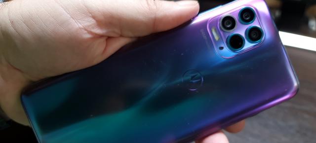 Motorola Moto G100: Hardware de flagship de 2020, high midrange de 2021