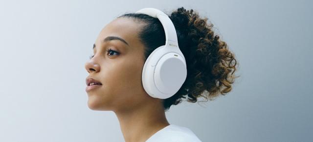 Căștile wireless Sony WH-1000XM4 primesc o variantă nouă de culoare, în ediție limitată; Modelul Silent White este aici