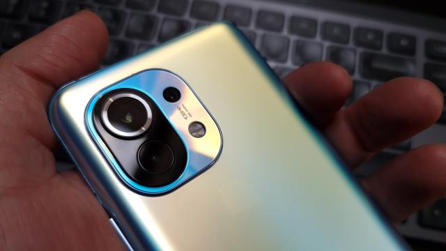 <b>Xiaomi Mi 11 primește testul DxOMark și obține 120 de puncte, fiind la egalitate cu Google Pixel 5 și Galaxy Note 20 Ultra 5G</b>După mai bine de patru luni de la debutul lui Xiaomi Mi 11, DxOMark a lansat review-ul camerei acestui flagship. Primul telefon de top din seria Mi 11 a obținut 120 de puncte în testele francezilor, fiind la același nivel cu Google Pixel 5 și Galaxy Note