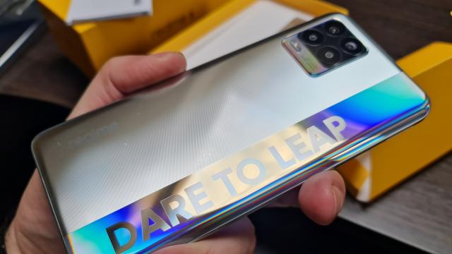 <b>Avem un câștigător pentru concursul Realme! Iată cine se va bucura de un smartphone Realme 8 și un ceas Realme Watch S Pro</b>La început de lună aprilie am demarat un super concurs aici pe Mobilissimo, oferind alături de Realme un smartphone Realme 8 și un smartwatch Realme Watch S Pro la pachet unui fericit câștigător