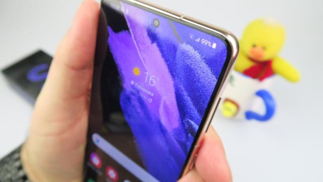 <b>Samsung Galaxy S21 primește deja patch-ul de securitate pe luna mai, la pachet cu îmbunătățiri foto și Quick Share</b>Astăzi avem parte de o veste neașteptată, aceea că Samsung a început deja livrarea patch-ului de securitate pe luna mai pentru seria de telefoane Galaxy S21, asta deși încă ne aflăm în aprilie. Patch-ul este inclus