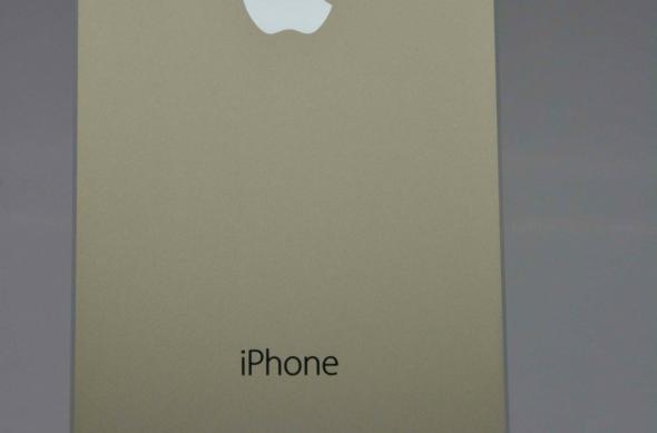 Primele imagini de Înaltă rezoluție cu iPhone 5S În culoarea auriu: champagne_apple_iphone_5s_surfaces7.jpg