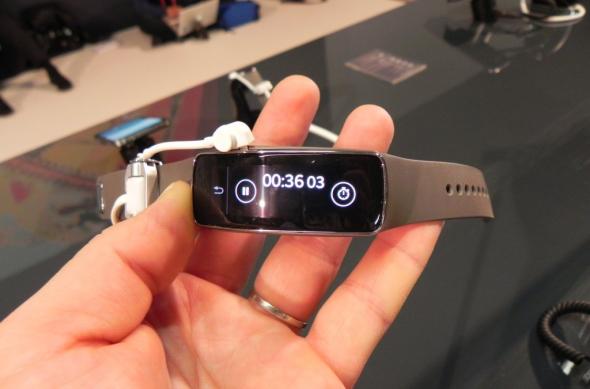 MWC 2014: Video hands-on cu noua brățară inteligentă Samsung Gear Fit: dscn4573jpg.jpg