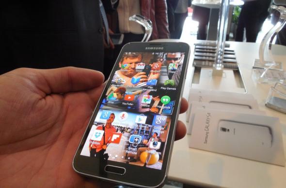 Prezentare Samsung Galaxy S5: schimbare radicală de UI În zona de setări, test al scannerului de amprente, cardiac și camera (Video): lansare_samsung_galaxy_s5_romania_84jpg.jpg