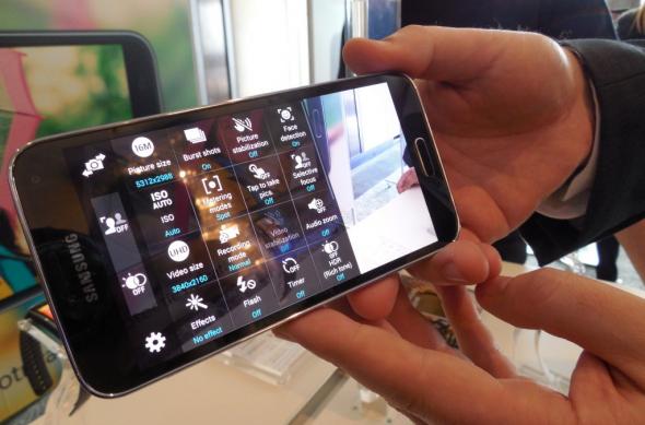 Prezentare Samsung Galaxy S5: schimbare radicală de UI În zona de setări, test al scannerului de amprente, cardiac și camera (Video): lansare_samsung_galaxy_s5_romania_110jpg.jpg
