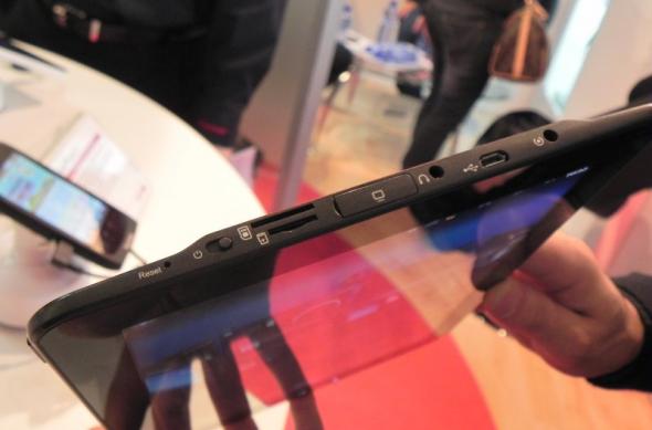 MWC 2012: ViewSonic ViewPad E100 preview - tableta Android 4.0 cu interfață 3D arătoasă (Video): dscn0714jpg.jpg