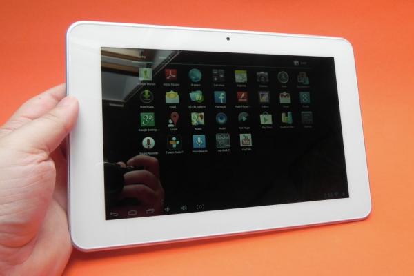 Review E-Boda Supreme XL400 Quad Core: performanță dezamăgitoare pentru un quad core, design interesant (Video - Concurs)