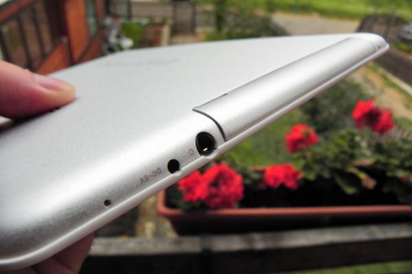 Review Evolio Quadra: design atractiv, ecran deloc rău și per total o tabletă quad core de calitate (Video)