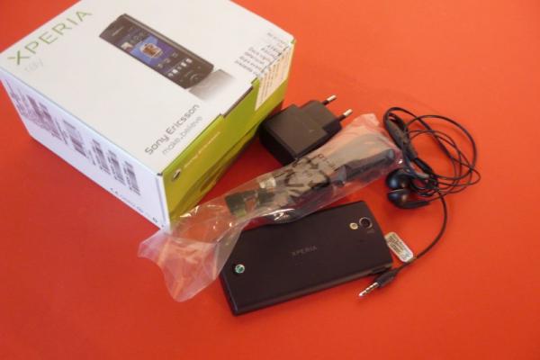 Sony Ericsson Xperia Ray scos din cutie - experiența de unboxing a unui Xperia cu preț accesibil (Video)