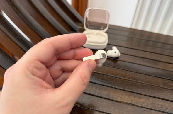 Samsung Galaxy Buds4 Pro - Fotografii hands-on: Galaxy-Buds4-Pro_ (32).jpg