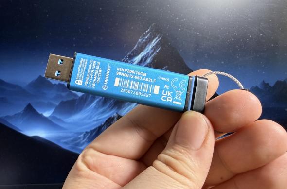 Kingston IronKey Keypad 200 - Unboxing: Photo 22.02.2026, 15 51 40.jpg