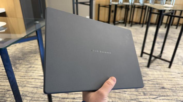 ASUS ZenBook A14/A16 - Fotografii hands-on