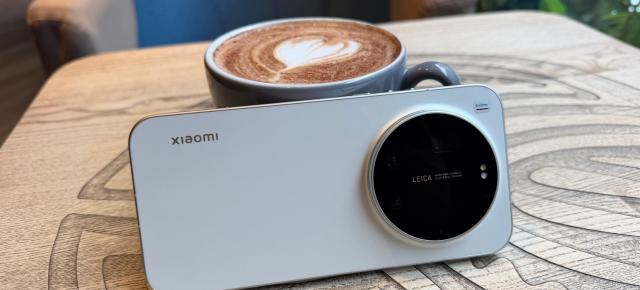 Xiaomi 17 Ultra: Design masiv, dar pe motiv bun, excelent la priză