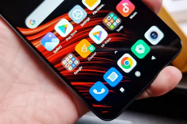 POCO M3: Hardware midrange construit cu ochii la preţ