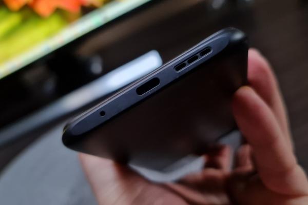 POCO M3: Acustica stereo îşi face treaba bine