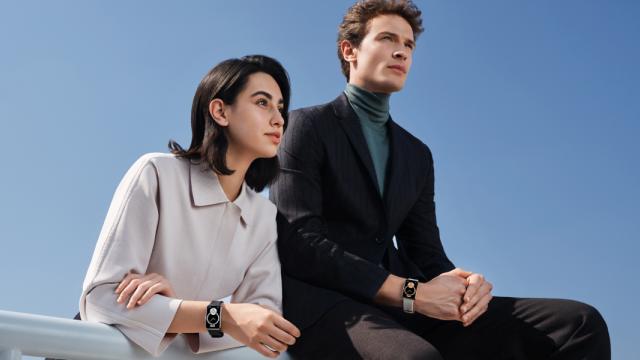 <b>Huawei lansează o nouă variantă a ceasului Watch Fit; Modelul "Elegant" vine pe nuanțe noi și are ramă din oțel</b>Huawei Watch Fit este numele unui purtabil foarte interesant pe care Huawei l-a adus pe piață anul trecut și care a primit o recenzie detaliată de la noi chiar aici. A primit multe reduceri în ultima perioadă, iar astăzi descoperim 