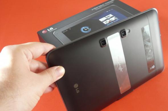 LG Optimus Pad scos din cutie la Mobilissimo.ro - vine cu ochelari 3D și o cameră duală 3D (Video): p1230303.jpg