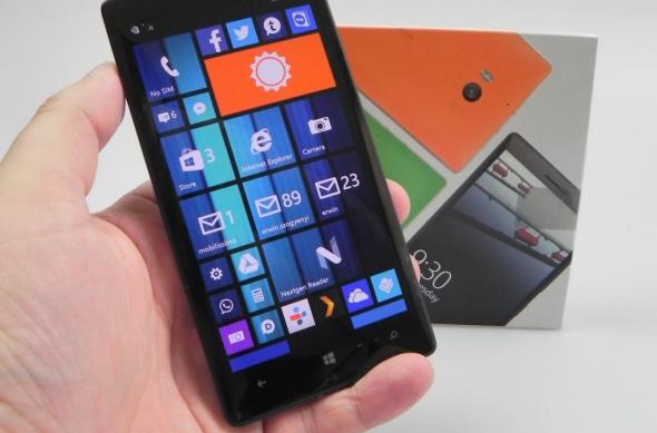 Nokia Lumia 930 unboxing: flagshipul Microsoft/Nokia a sosit, cu un ambalaj total nou (Video): nokia_lumia_930_unboxing_01jpg.jpg