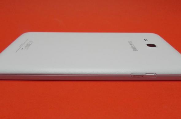 Samsung Galaxy Tab 3 Lite 7.0 Review: cea mai accesibilă tabletă Samsung, cu câteva funcții atractive și un ecran slab (Video): samsung_galaxy_tab_3_lite_70_review_mobilissimo_ro_07jpg.jpg