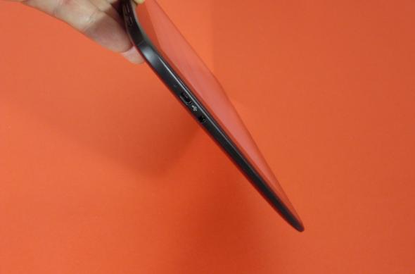 Google Nexus 10 preview: primul contact cu tableta Nexus 10, oferită de evoMAG.ro: google_nexus_10_preview_mobilissimo_ro_09jpg.jpg