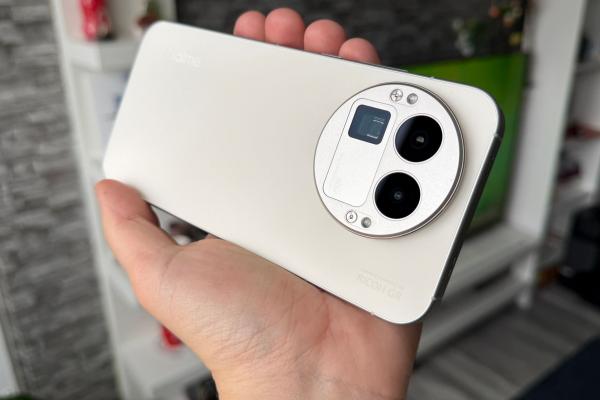 realme GT 8 Pro: Design DIY pentru cameră, aluminiu şi fibră de plastic
