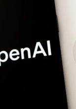 Apple dă în judecată OpenAI și acuză furt de secrete comerciale pentru dezvoltarea noilor dispozitive AI