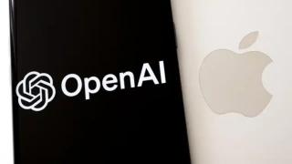 Apple dă în judecată OpenAI și acuză furt de secrete comerciale pentru dezvoltarea noilor dispozitive AI