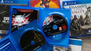 Studiu: Jocurile PlayStation pe disc pot fi cu peste 90% mai ieftine decât versiunile lor digitale; Gamerii vor plăti mai mult pentru jocuri în viitor
