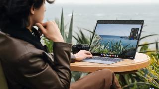 Huawei pregătește un nou MateBook Fold! Laptopul pliabil ar urma să fie mai ieftin și să vină într-o culoare complet nouă